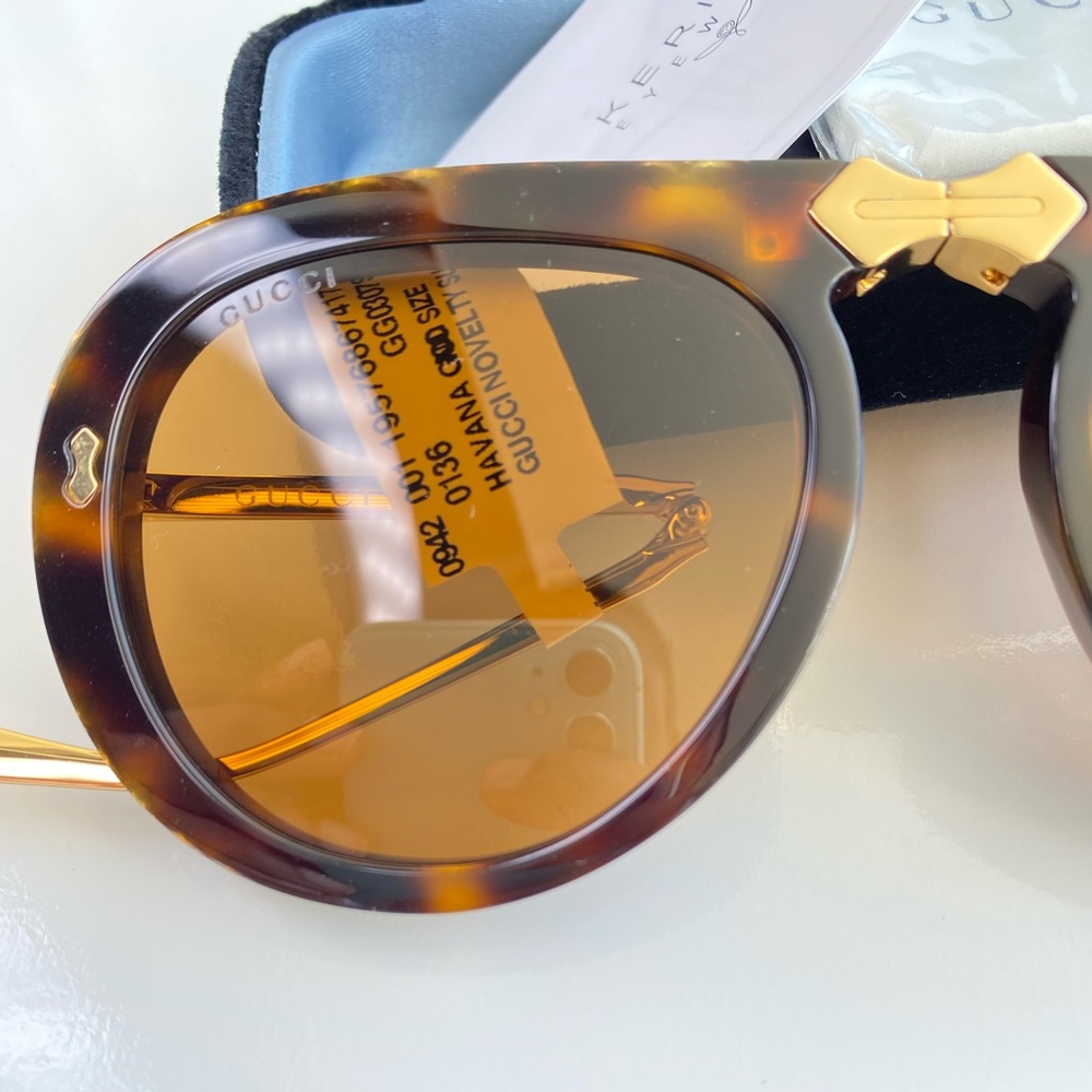 Authentic Gucci Elegant Tortoise Shell Sunglasses with Gold Accents - Picture 13 of 15